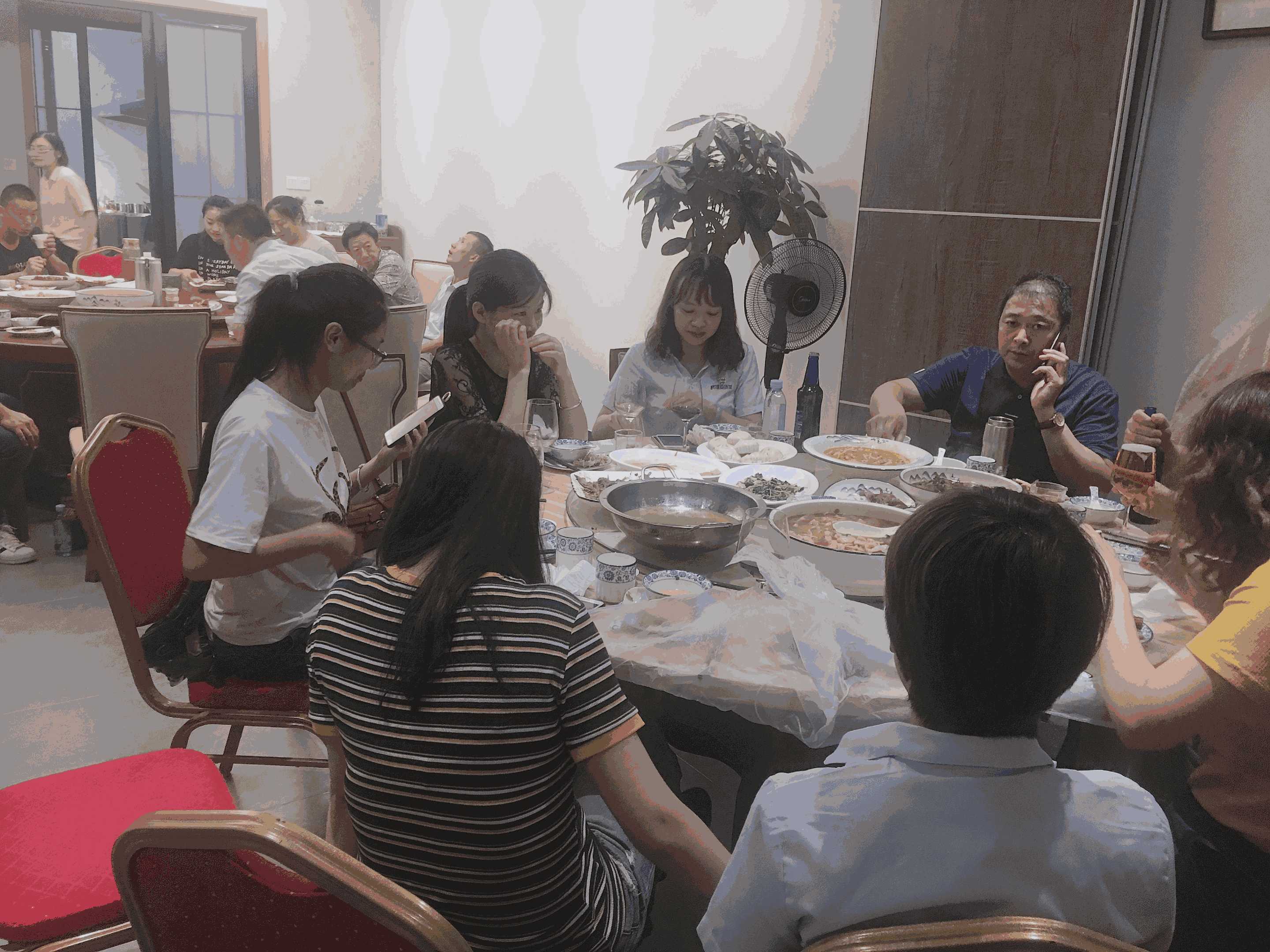 吃飯,公司聚餐,員工聚會(huì)